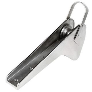 Bow roller for Bruce, Trefoil